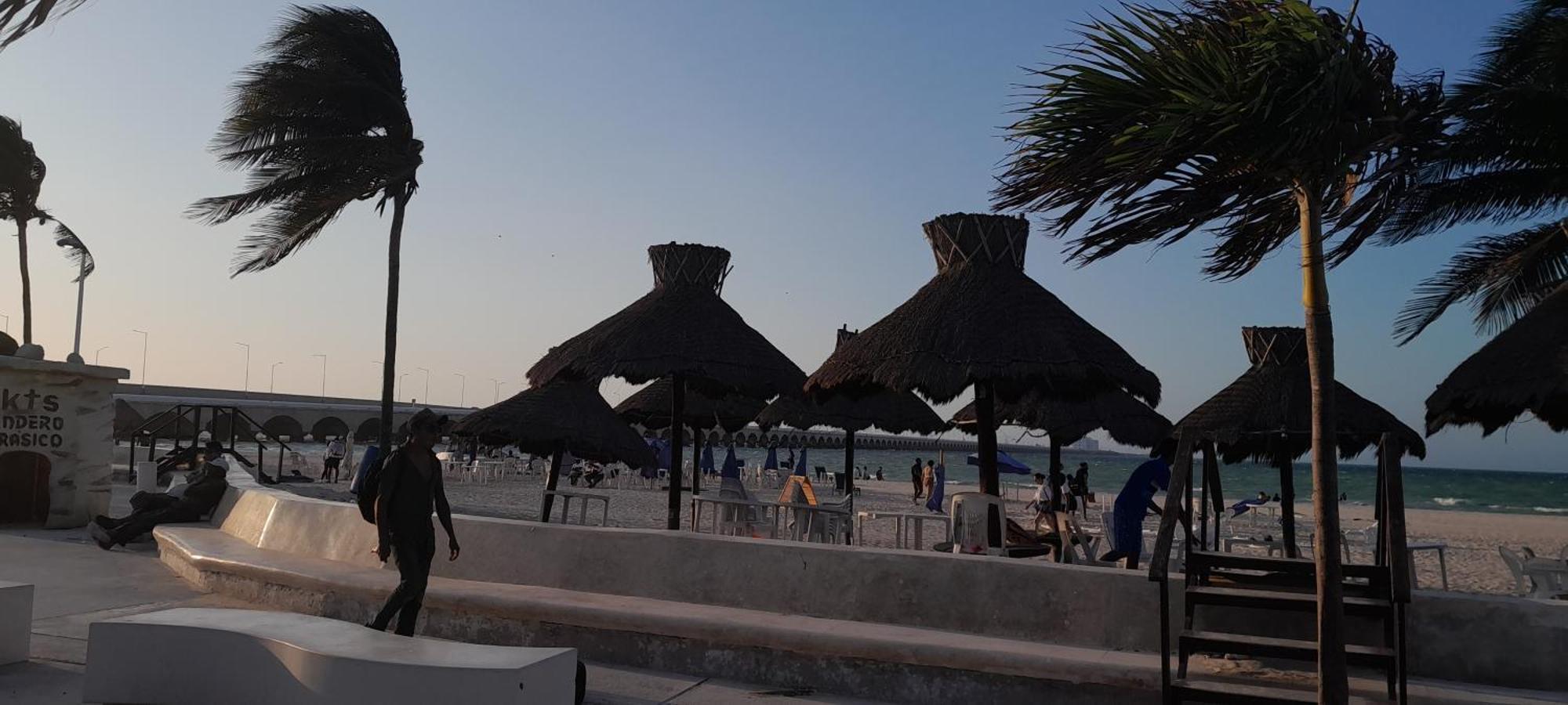 Malecon Beach House In Progreso 1 Block From Beach Eksteriør billede